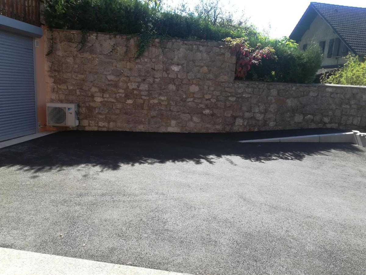 appartement avec Jacuzzi hammam sauna privatisé au rez de chaussée ds maison à Voglans à 2 kilomètres du lac du bourget en Savoie entre Chambéry et Aix les Bains cure thermale Exterior foto