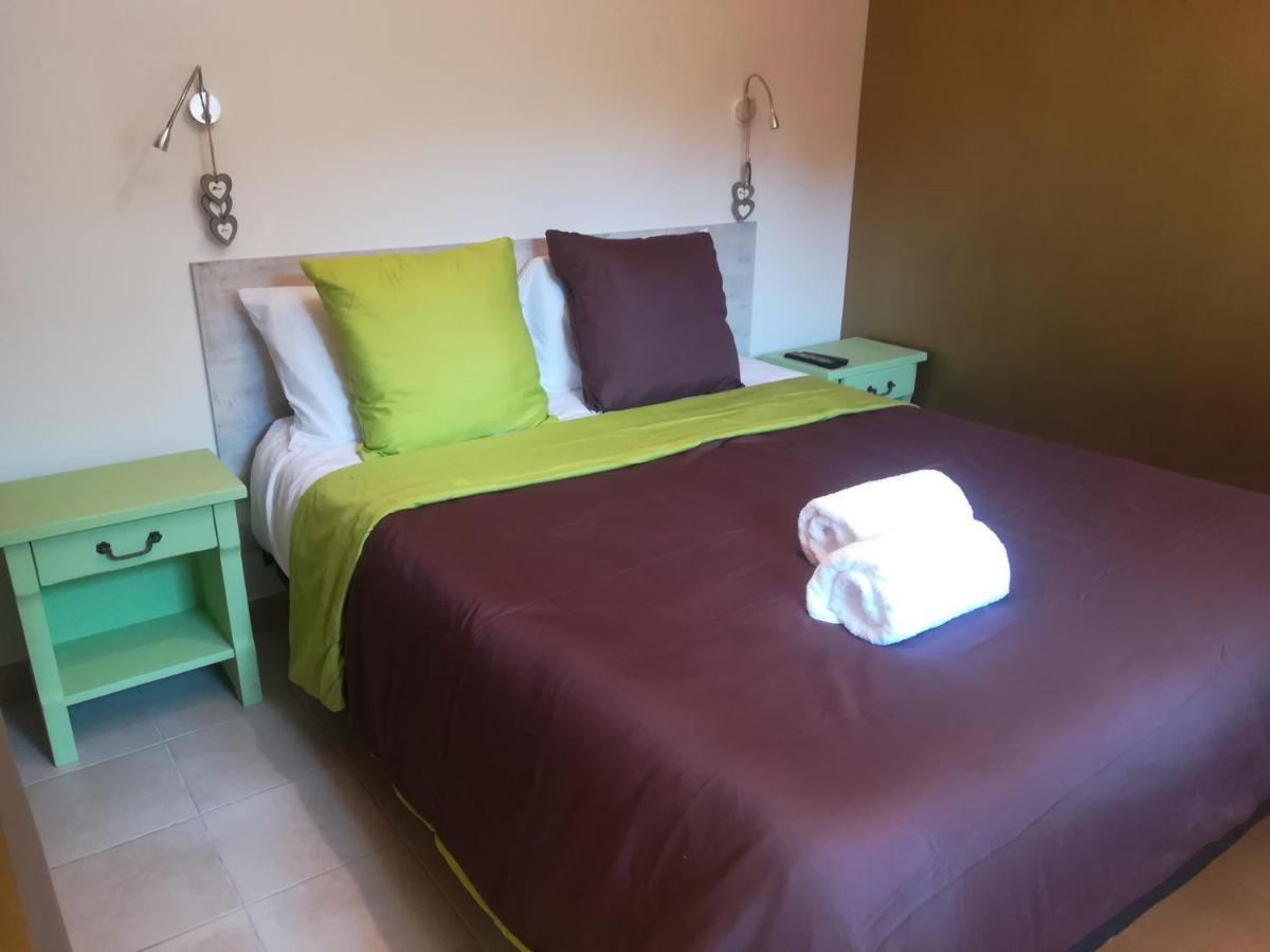 appartement avec Jacuzzi hammam sauna privatisé au rez de chaussée ds maison à Voglans à 2 kilomètres du lac du bourget en Savoie entre Chambéry et Aix les Bains cure thermale Habitación foto